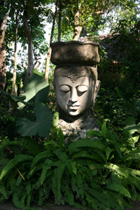 Patung kepala dewi